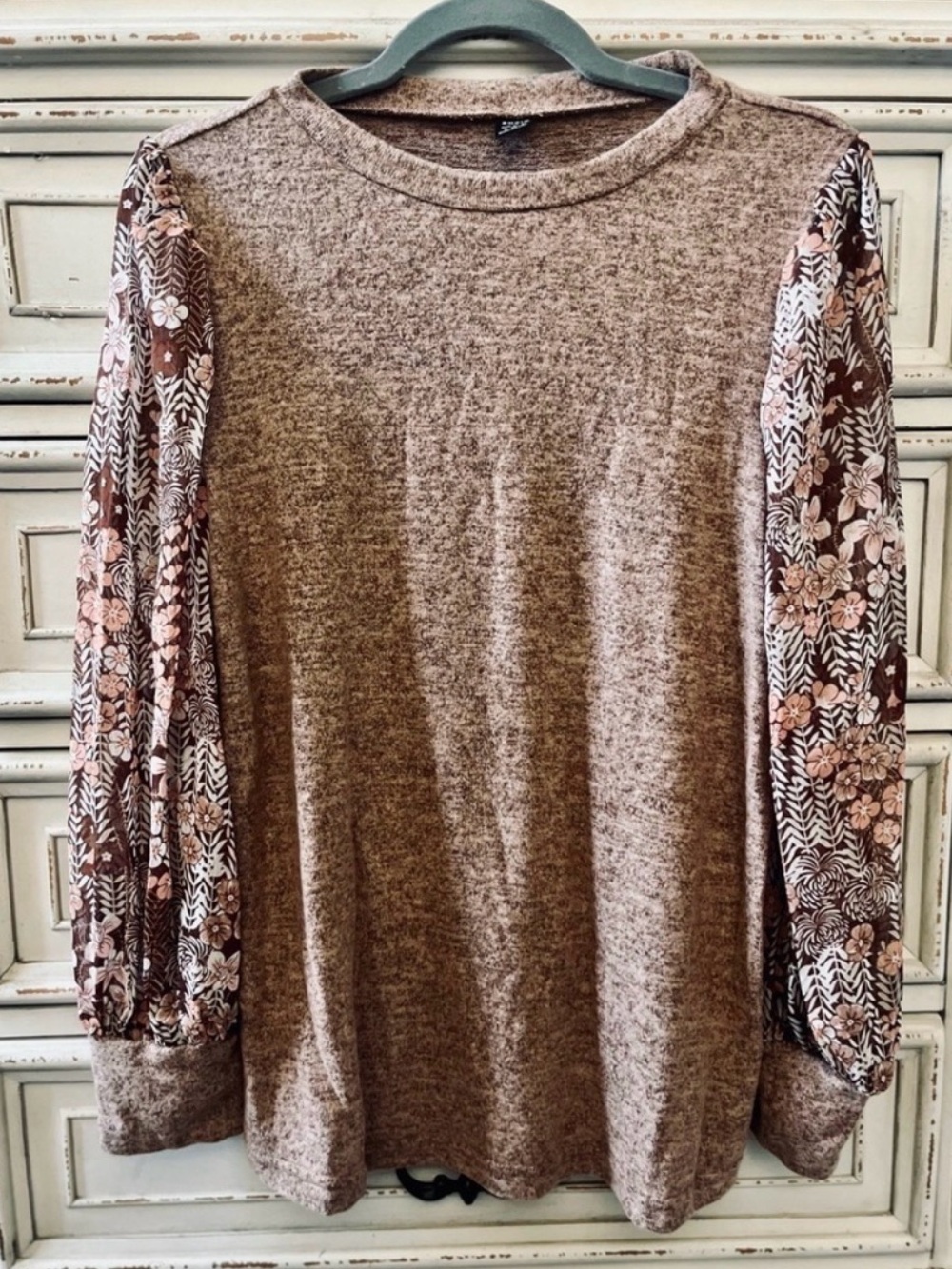Lace-Sleeve Knit Pullover Top in Blush - Picture 3 of 3